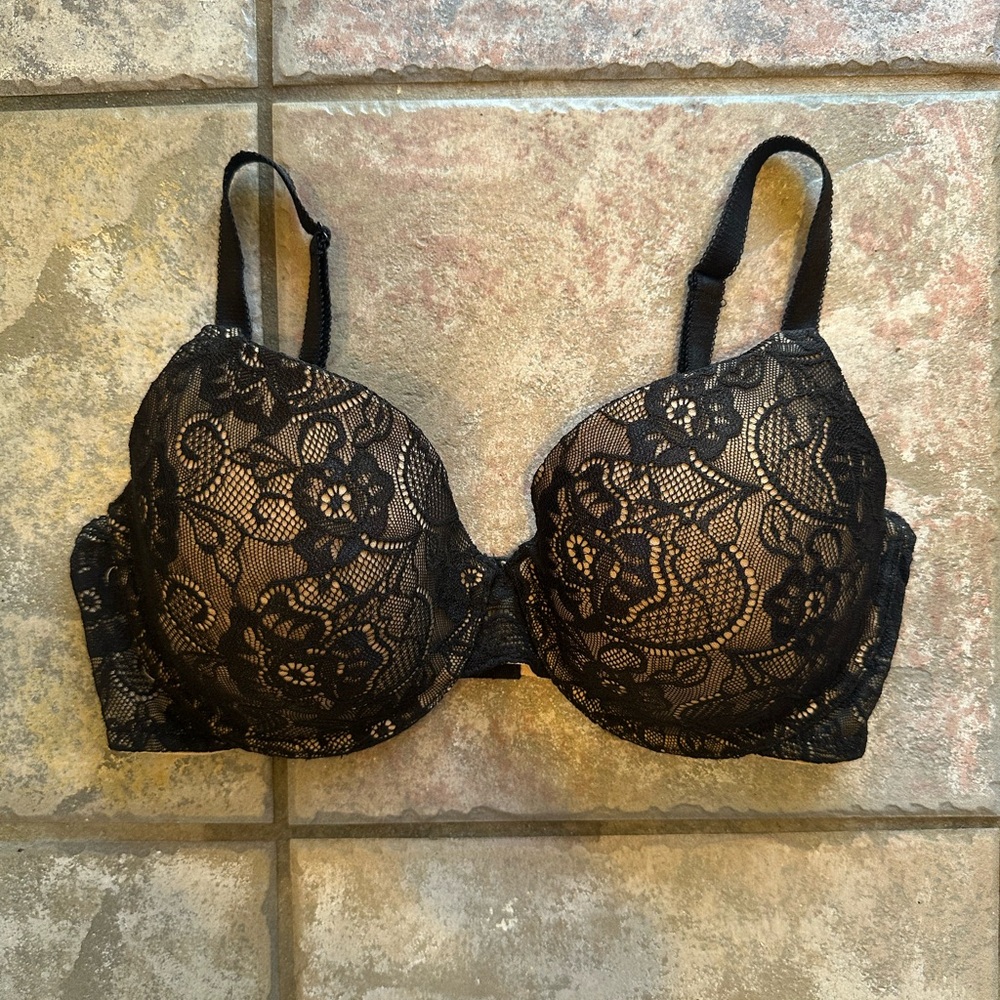 Chic Black Lace Bra